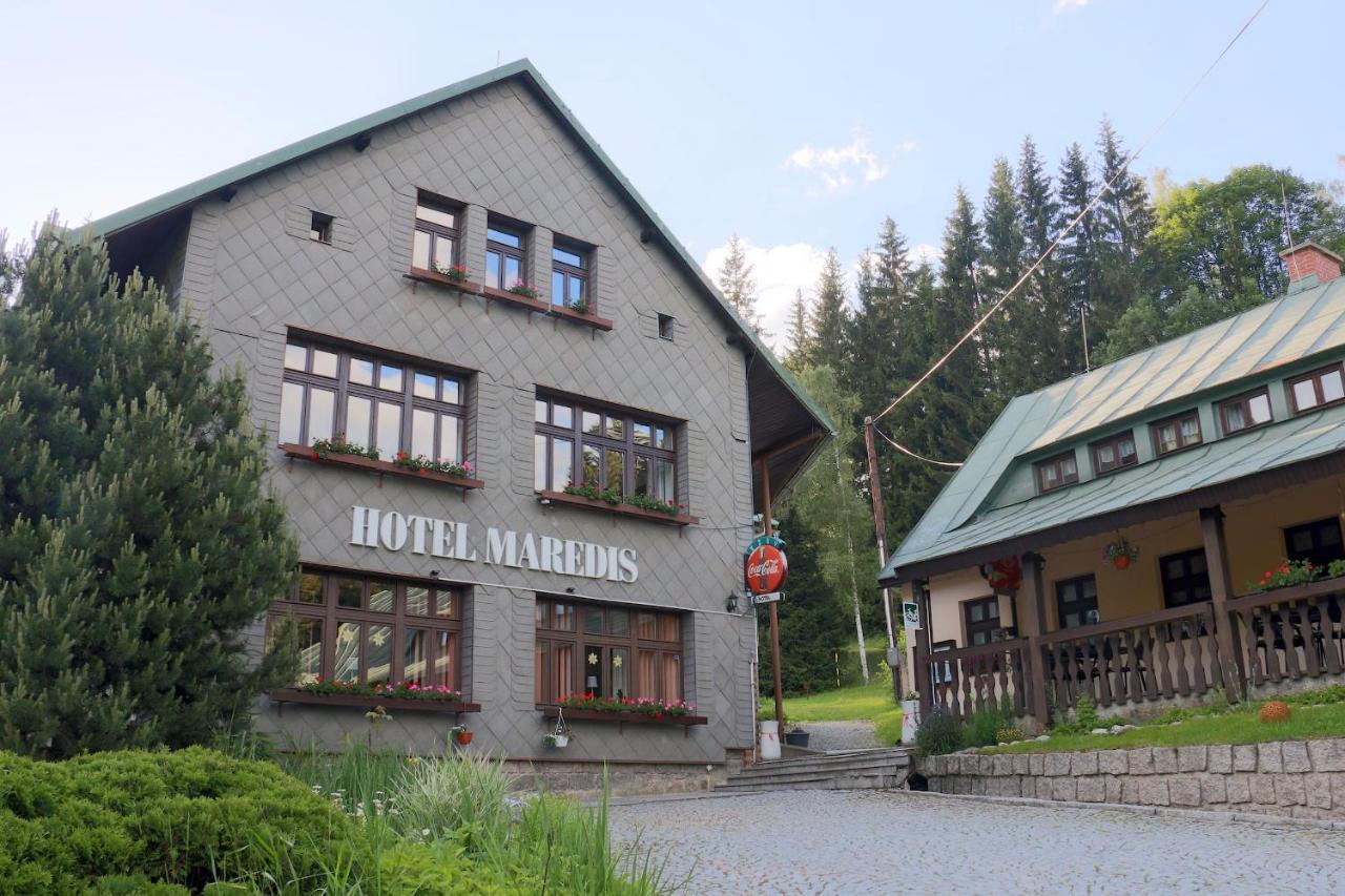 Hotel Maredis Korenov Exterior photo