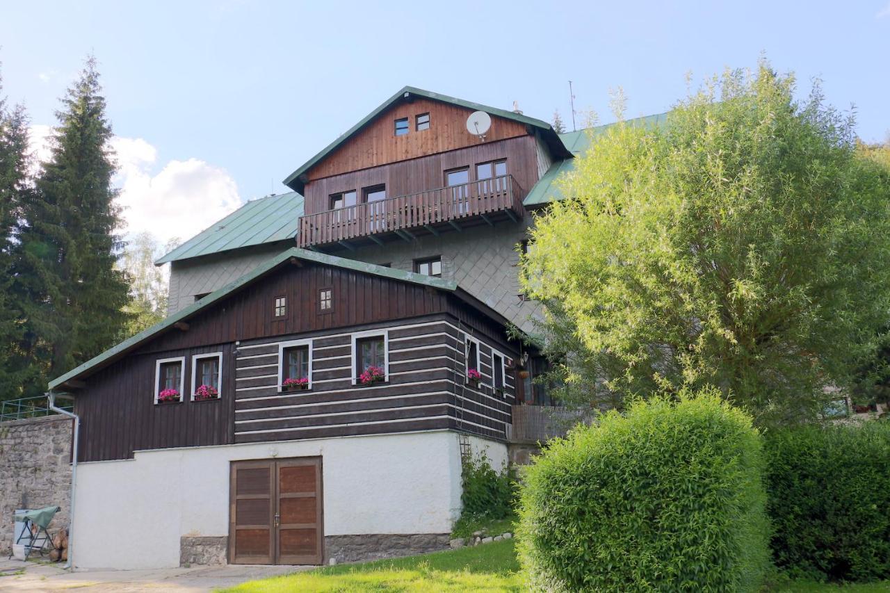 Hotel Maredis Korenov Exterior photo
