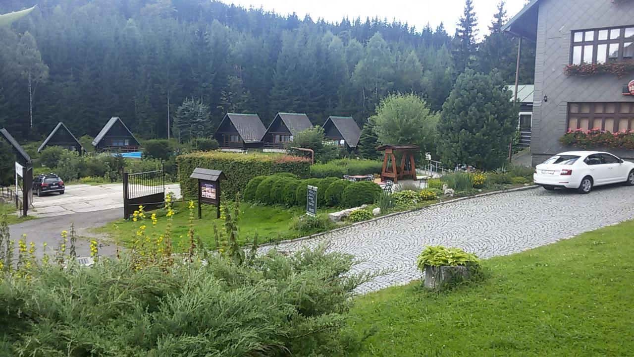 Hotel Maredis Korenov Exterior photo