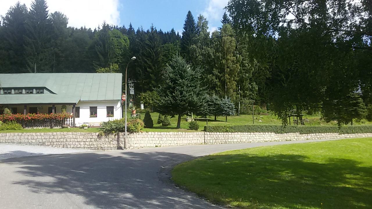 Hotel Maredis Korenov Exterior photo