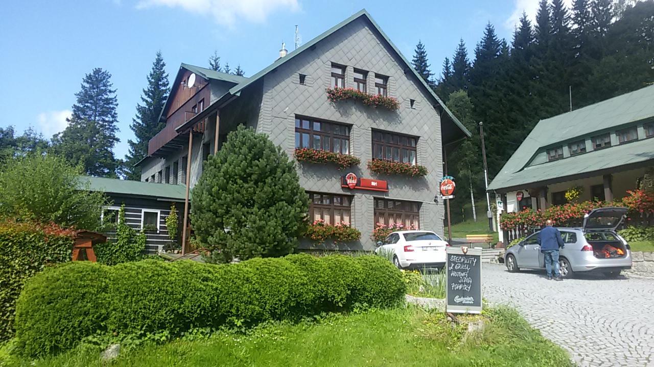 Hotel Maredis Korenov Exterior photo