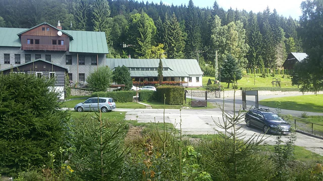 Hotel Maredis Korenov Exterior photo