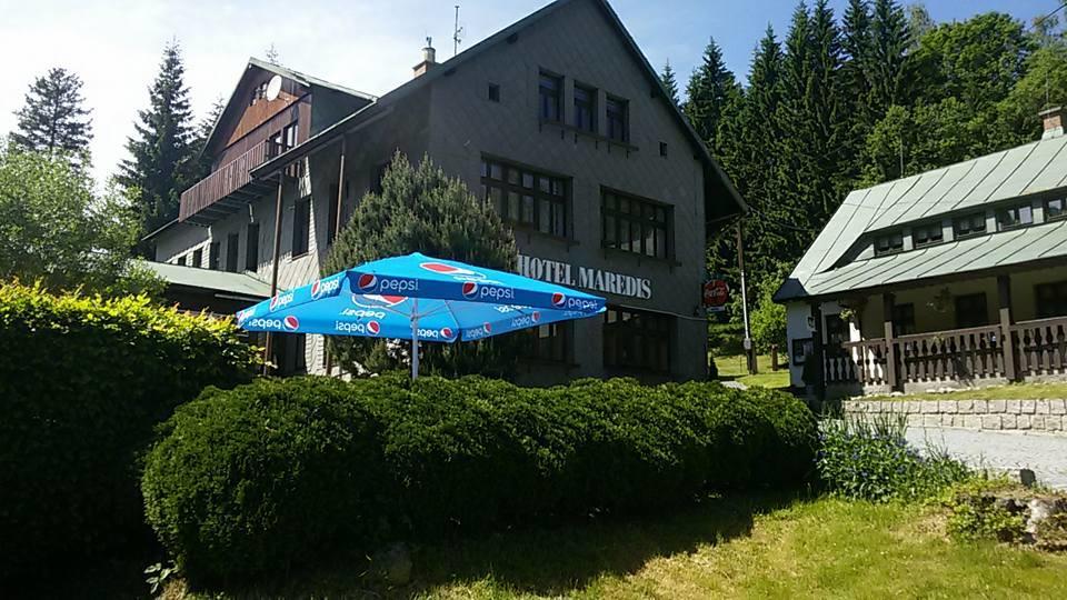 Hotel Maredis Korenov Exterior photo