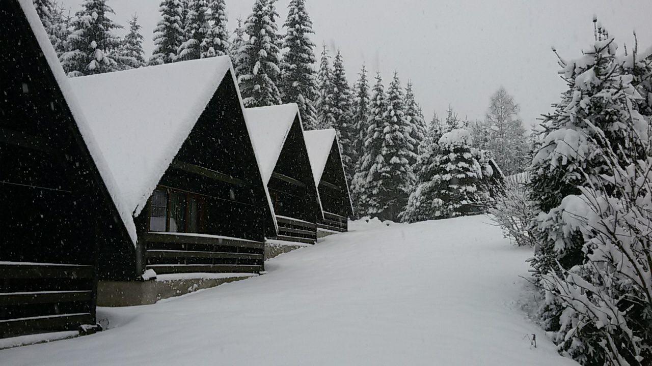 Hotel Maredis Korenov Exterior photo
