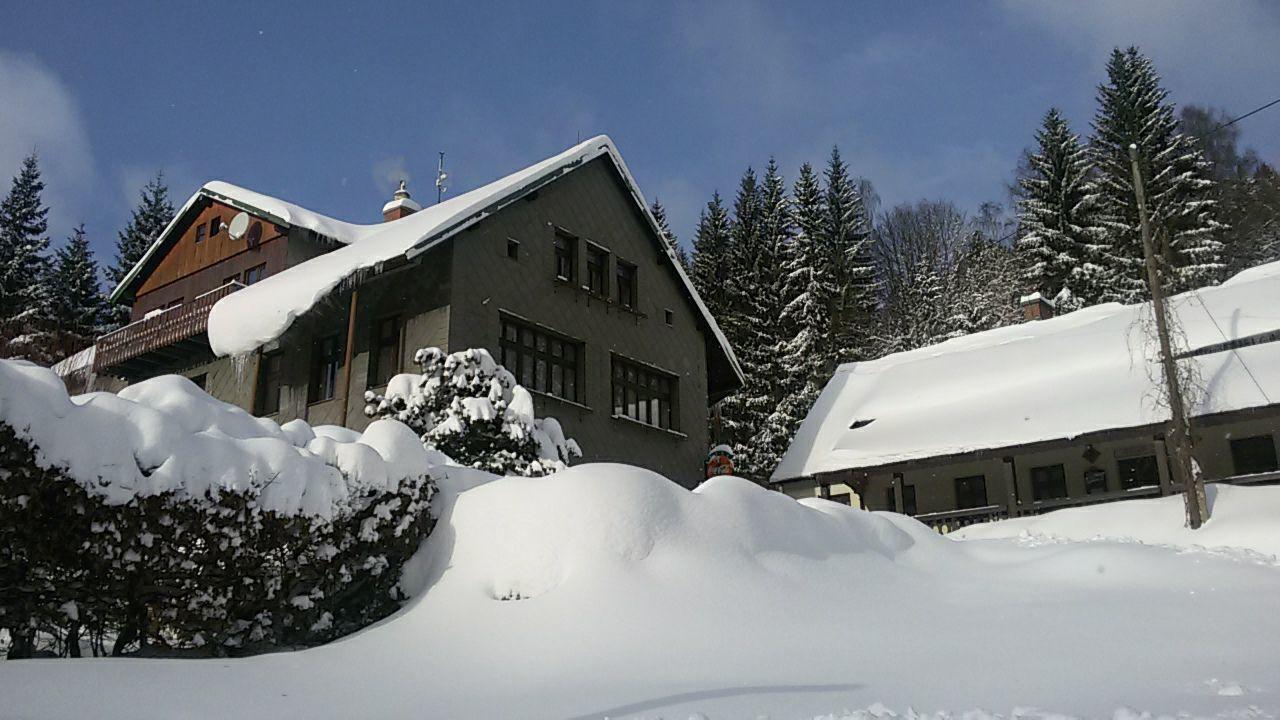 Hotel Maredis Korenov Exterior photo